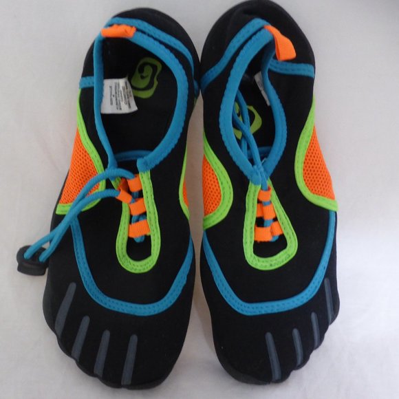 CHILDREN'S PLACE water shoes size 4, toddler boys
